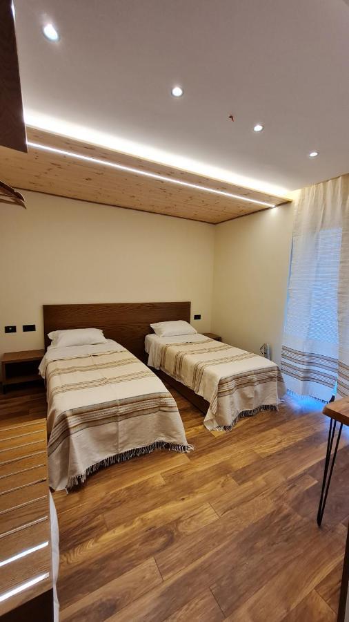 Neokulla Hotel - By Kol Gjoni 瓦勒博内 外观 照片