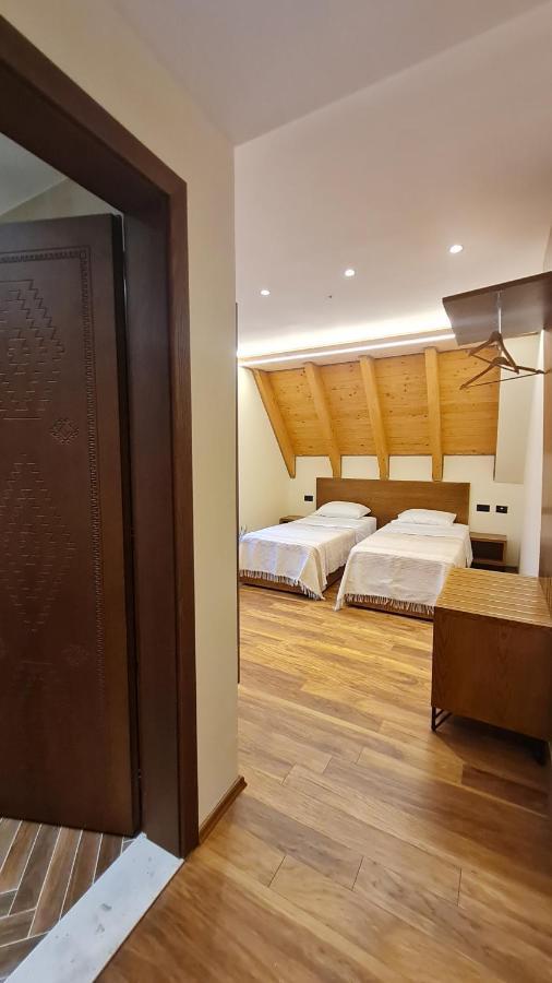 Neokulla Hotel - By Kol Gjoni 瓦勒博内 外观 照片